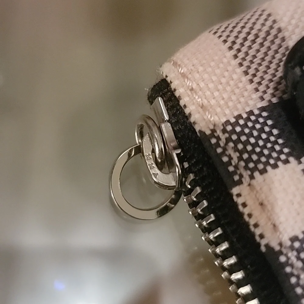 Burberry Wristlet Clutch. Burberry Plaid W/ Black Trim. Gorgous! BN. - Picture 7 of 8